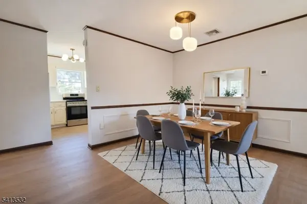 16 Magnolia Ln, Caldwell Boro Twp., NJ 07006