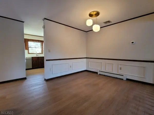 16 Magnolia Ln, Caldwell Boro Twp., NJ 07006