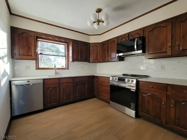 16 Magnolia Ln, Caldwell Boro Twp., NJ 07006