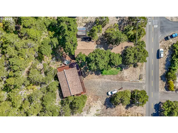 1309 NW BAYSHORE DR, Waldport, OR 97394