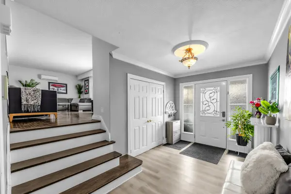 691 Fernhill BLVD, Oshawa, ON L1J 5K2