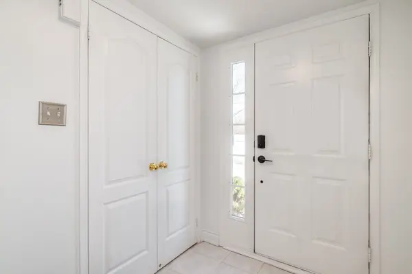 40 Sandlewood CT, Aurora, ON L4G 7M9