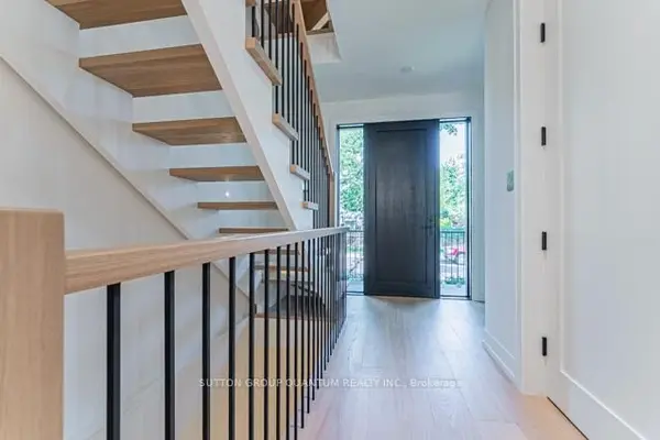 78 Trafalgar RD, Oakville, ON L6J 2S7