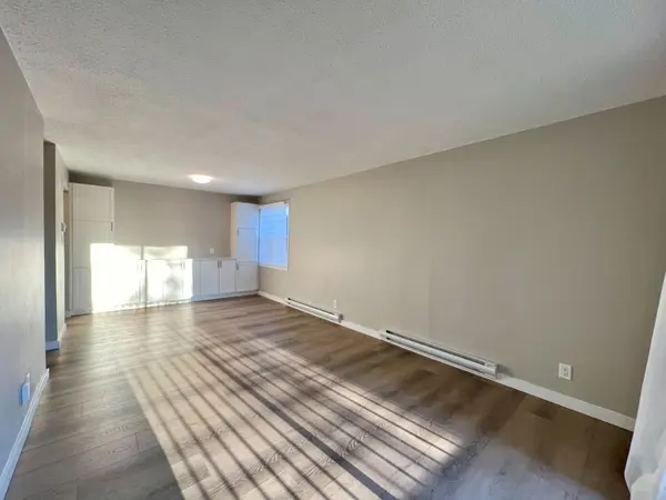 25 College ST E #210, Belleville, ON K8P 2E3