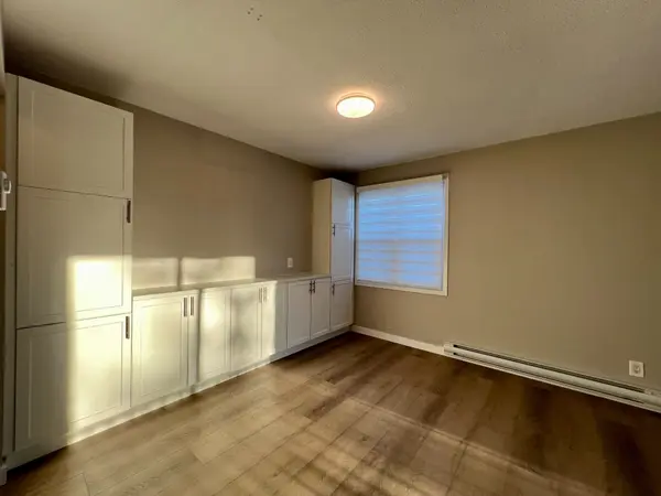 25 College ST E #210, Belleville, ON K8P 2E3