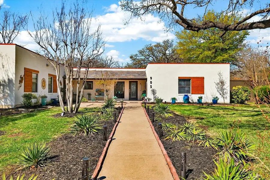 905 Lynhurst Lane, Denton, TX 76205