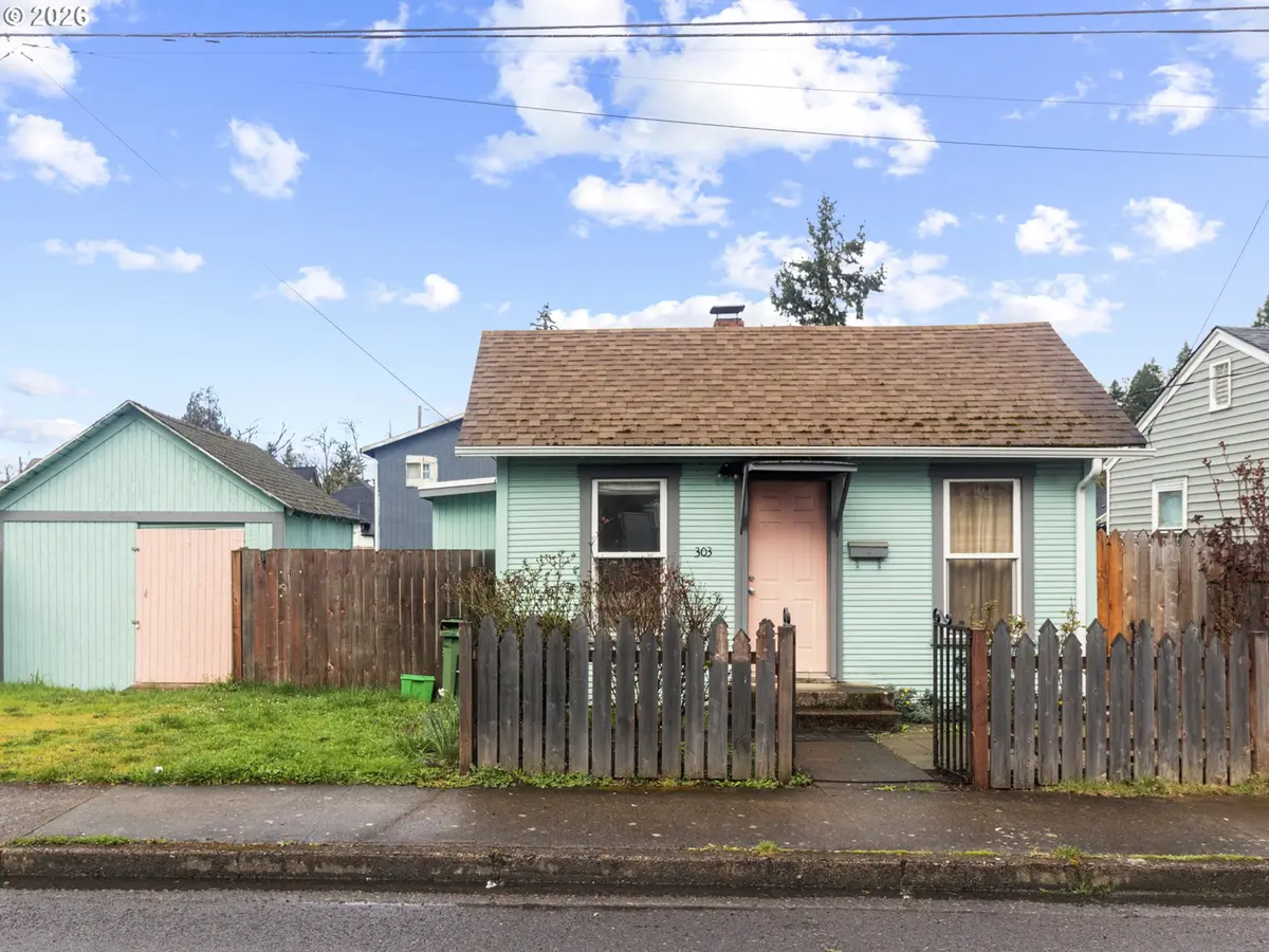 303 N 8TH ST, Cottage Grove, OR 97424
