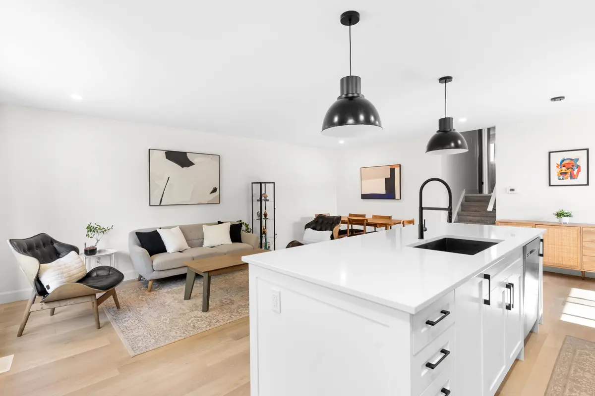 779 Monsarrat AVE, London East, ON N5Y 4Y3