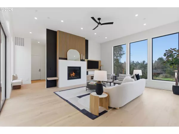 Portland, OR 97221,6233 SW HAMILTON WAY