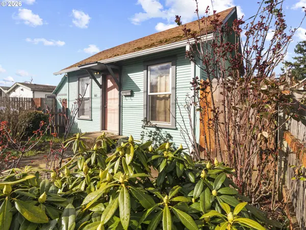 303 N 8TH ST, Cottage Grove, OR 97424