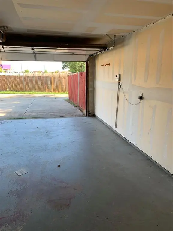 904 Valleybrook Drive, Lewisville, TX 75067