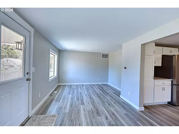 Seaside, OR 97138,811 17TH AVE