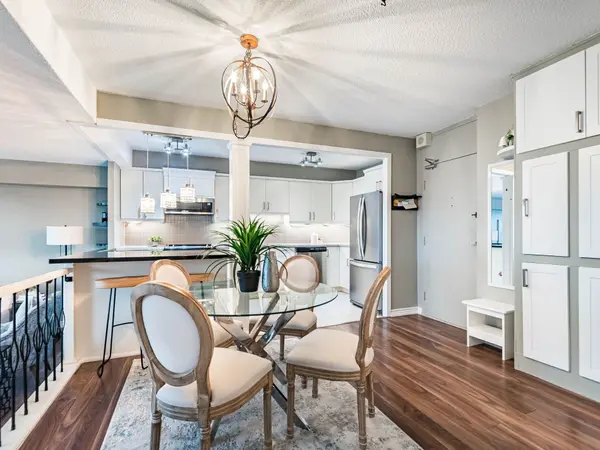 240 Scarlett RD #1304, Toronto W03, ON M6N 4X4