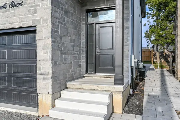 1036 GARTH ST, Hamilton, ON L9C 4L6