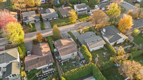 2670 Stone CRES N, Parkway Park - Queensway Terrace S And Area, ON K2H 6Z1