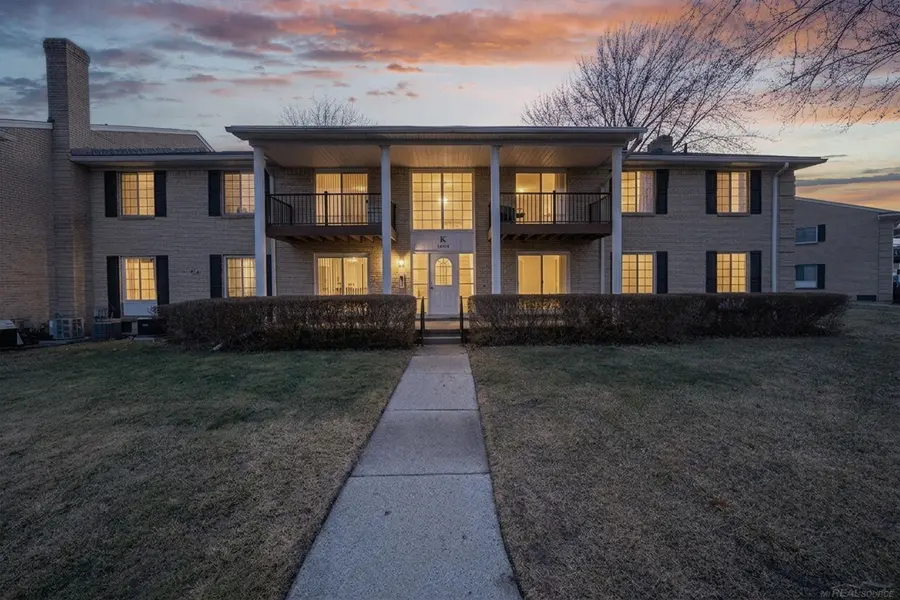 34680 Huntley DR, Sterling Heights, MI 48312