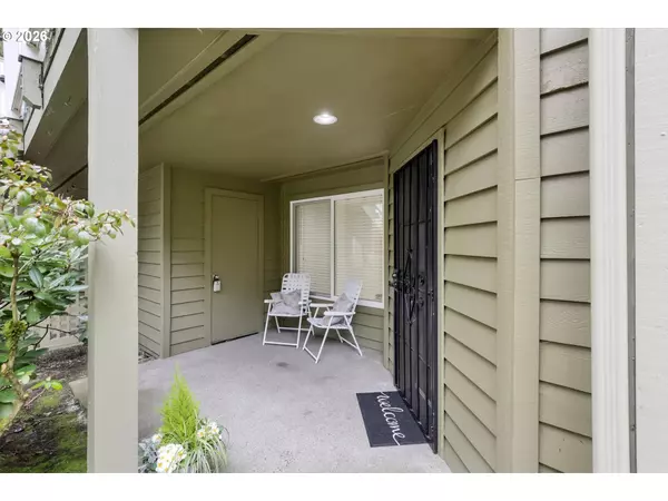 Lake Oswego, OR 97034,5063 SW FOOTHILLS DR #F