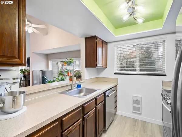 10217 SW TRAPPER TER, Beaverton, OR 97008