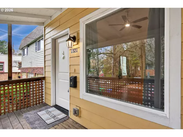 Portland, OR 97214,1521 SE ASH ST