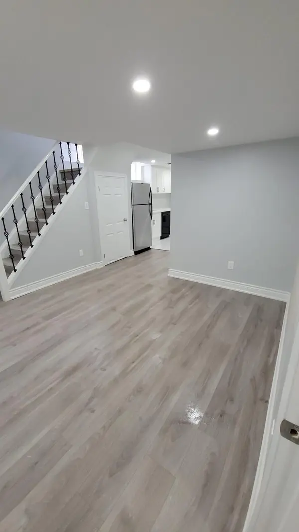 1668 Portland CT, Pickering, ON L1V 5L4