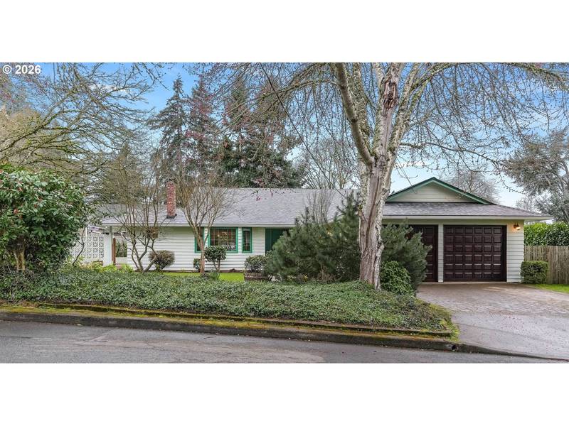 160 S CENTER ST, Silverton, OR 97381