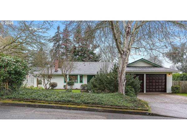 160 S CENTER ST, Silverton, OR 97381