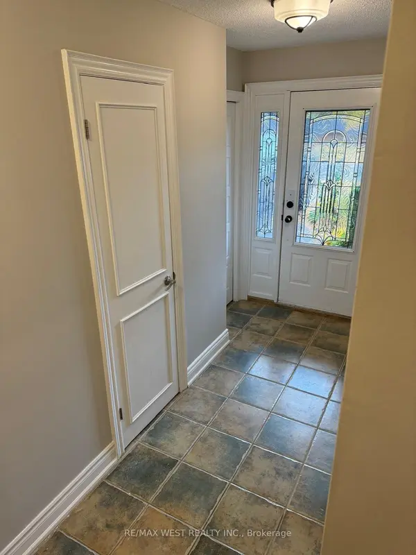 43 Clover AVE, Barrie, ON L4N 5E2