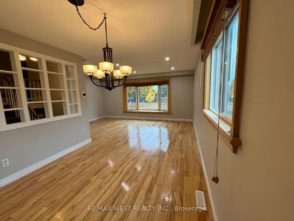 43 Clover AVE, Barrie, ON L4N 5E2