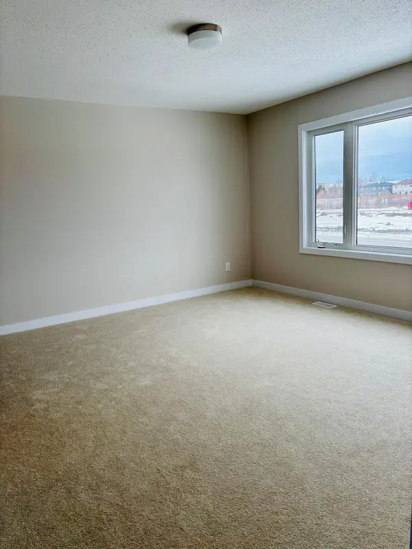 170 Conservancy DR, Barrhaven, ON K2J 7L8