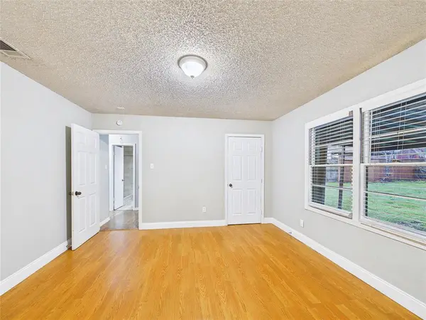 500 Crandle Drive, White Settlement, TX 76108