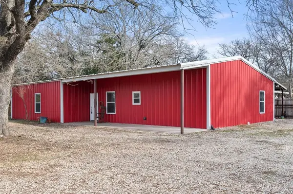 330 Southern Oaks Drive, Streetman, TX 75859