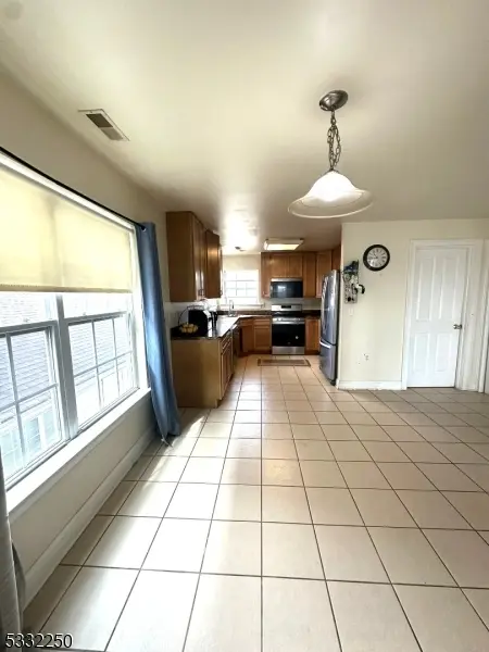 178B Front St, Elizabeth City, NJ 07206