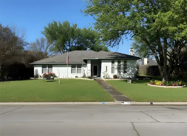 1529 E Windsor Drive,  Denton,  TX 76209