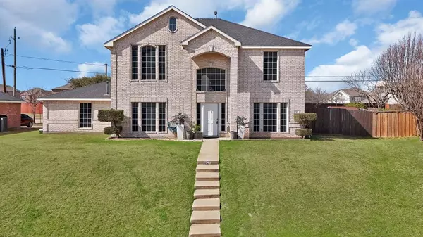 745 Woodridge Drive, Desoto, TX 75115