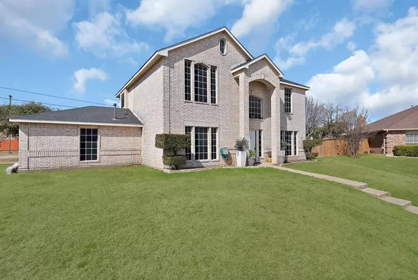 745 Woodridge Drive, Desoto, TX 75115