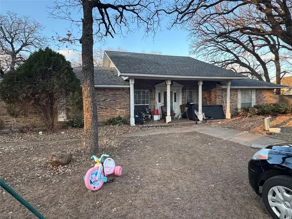 2301 Turner Way, Arlington, TX 76001