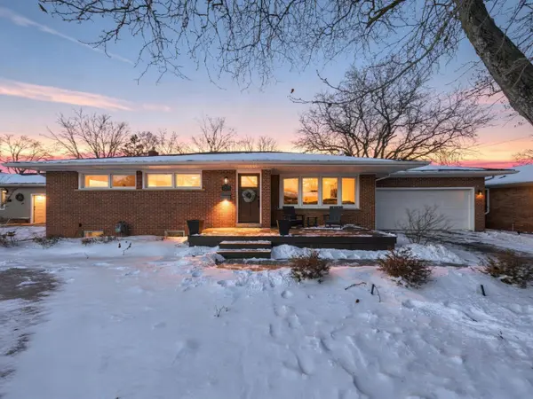 1571 Barrington PL, Ann Arbor, MI 48103