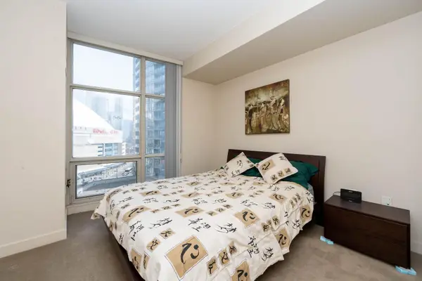 10 Navy Wharf CT #1008, Toronto C01, ON M5V 3V2