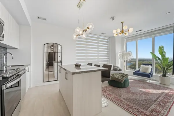 3 Rosewater ST #1508, Richmond Hill, ON L4C 5T6