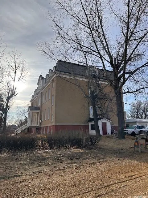 401 1st AVENUE, Ponteix, SK S0N 1Z0