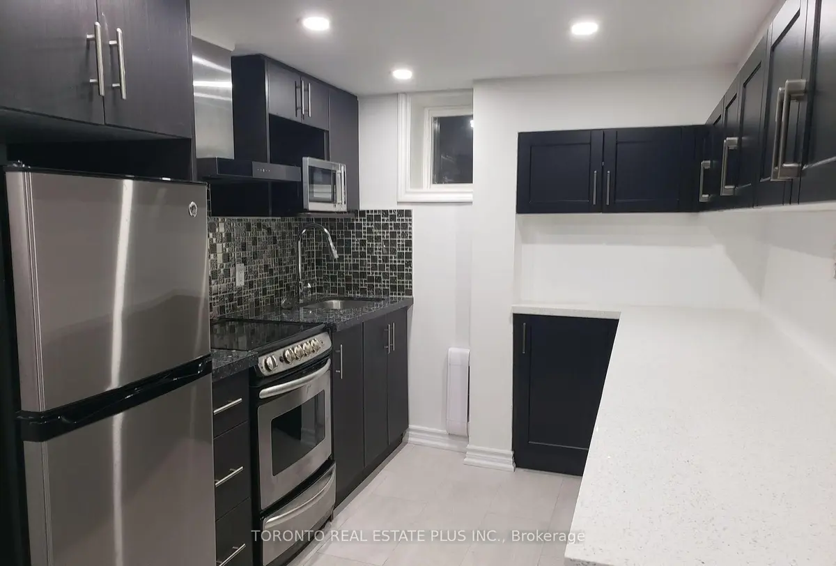 88 Harris AVE #Lower, Toronto E02, ON M4C 1P6