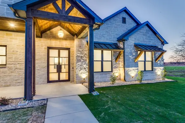 6306 Starlight Ranch Road, Godley, TX 76044