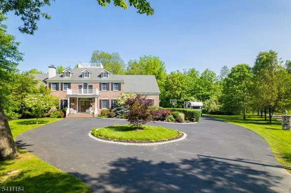 32 Four Bridges Rd, Chester Twp., NJ 07930