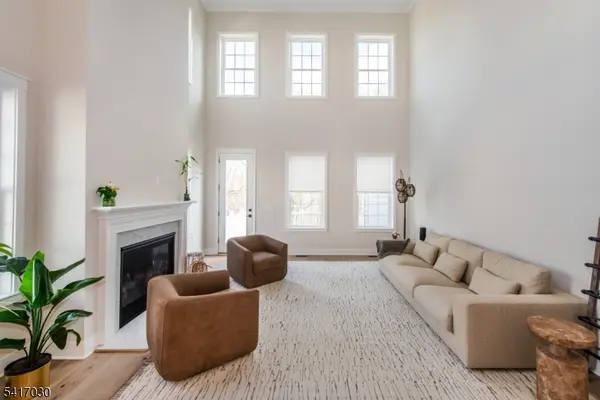 37 Hillandale Dr, Mendham Twp., NJ 07931