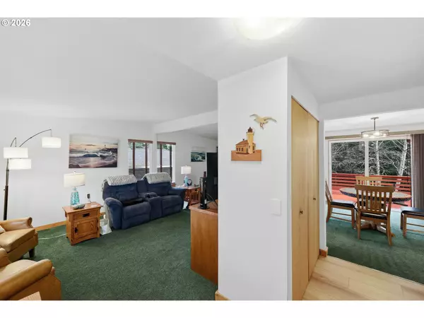 North Bend, OR 97459,1623 LINCOLN ST