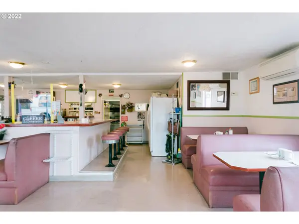 4265 MAIN ST, Springfield, OR 97478