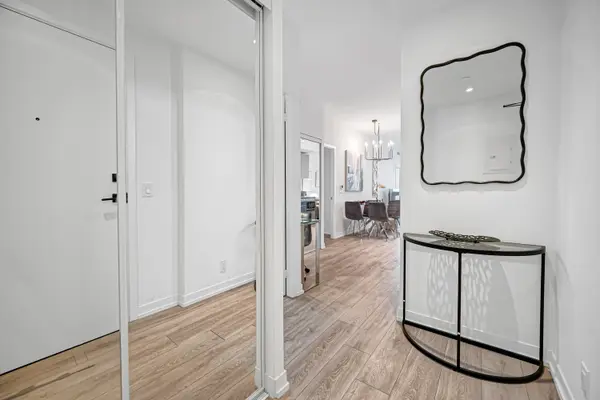 55 Mercer ST #4211, Toronto C01, ON M5V 0W4