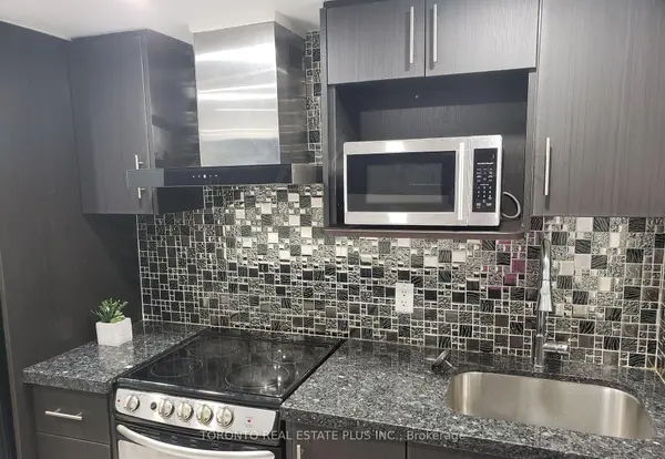 88 Harris AVE #Lower, Toronto E02, ON M4C 1P6