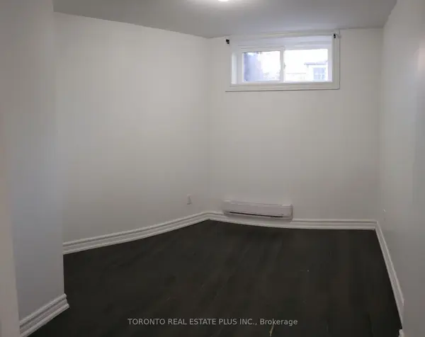 88 Harris AVE #Lower, Toronto E02, ON M4C 1P6