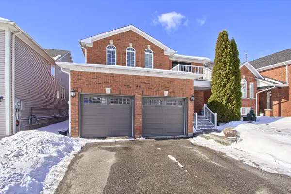 46 Silverstone CRES, Georgina, ON L4P 4A4